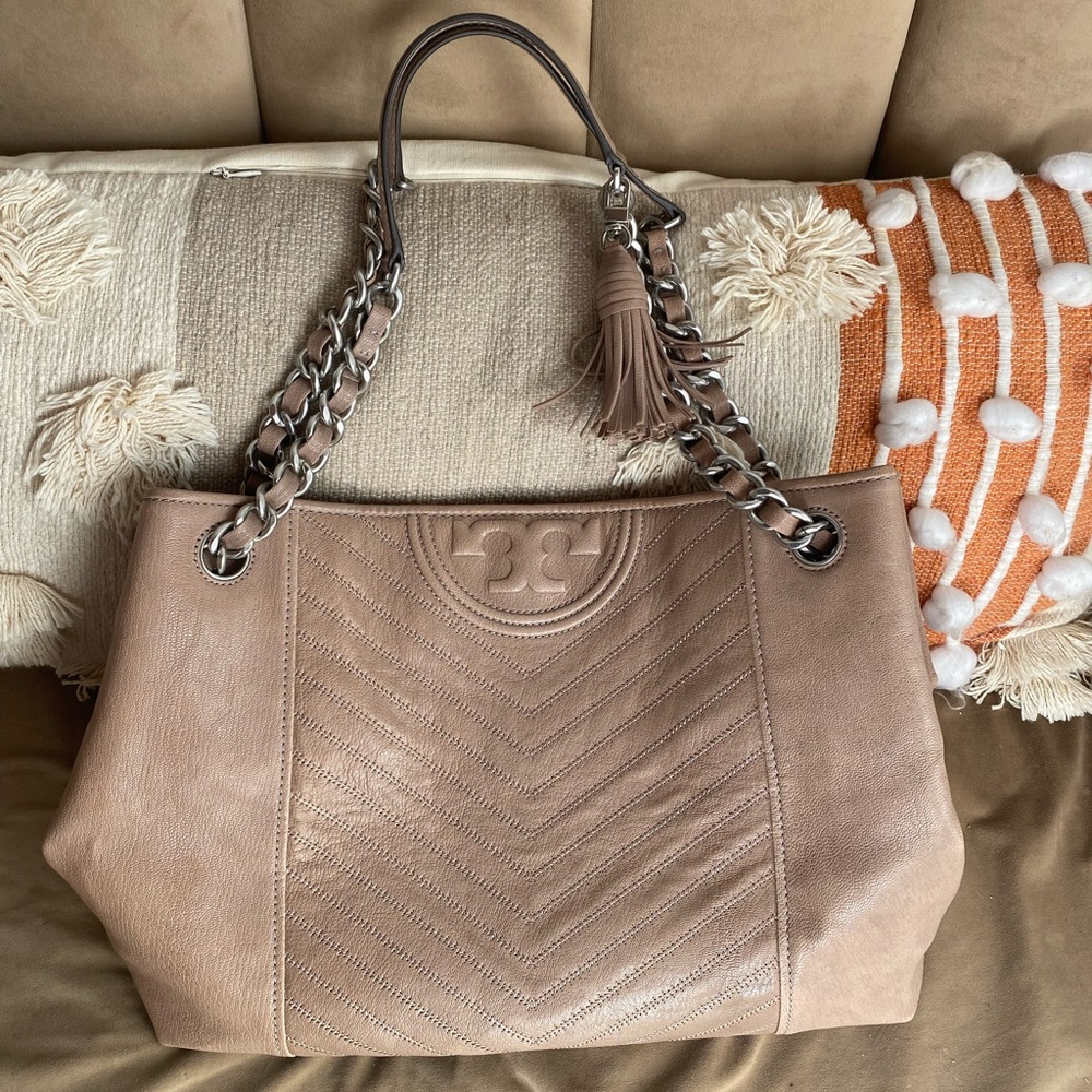 Nude Tory Burch purse